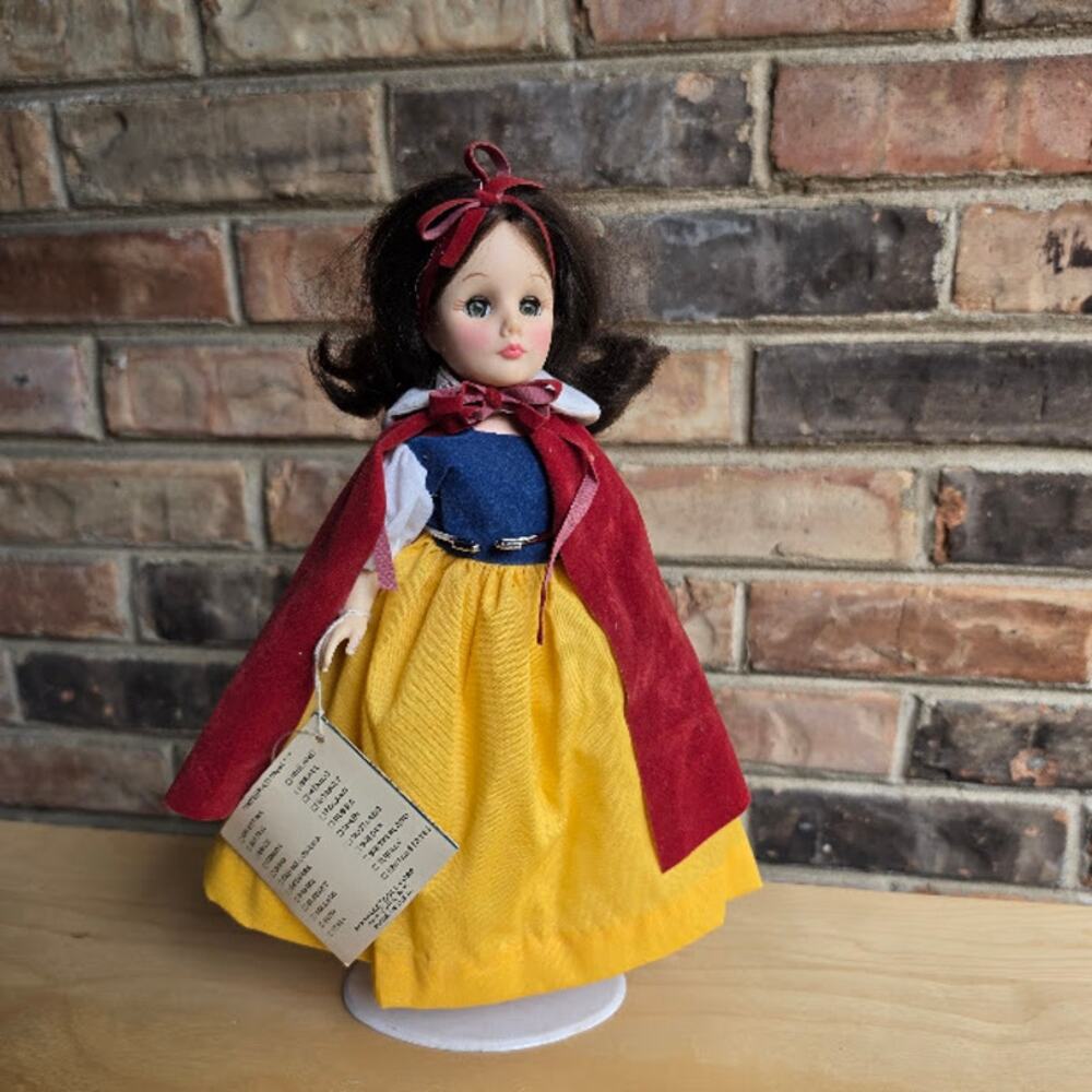 Vintage Effanbee Snow White Doll 11'', Storybook Collection